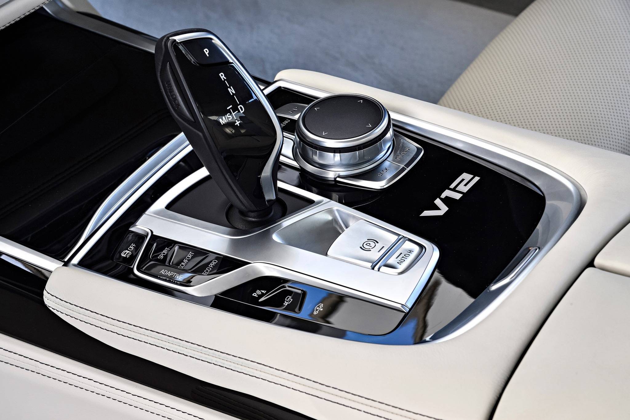 2018 BMW 7-Series VINs, Configurations, MSRP & Specs - AutoDetective